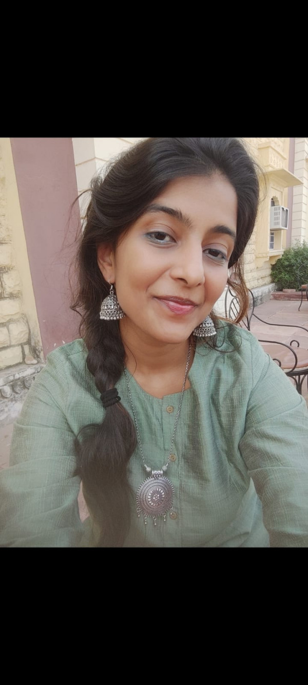 Professional photo of Ananya Tiwari